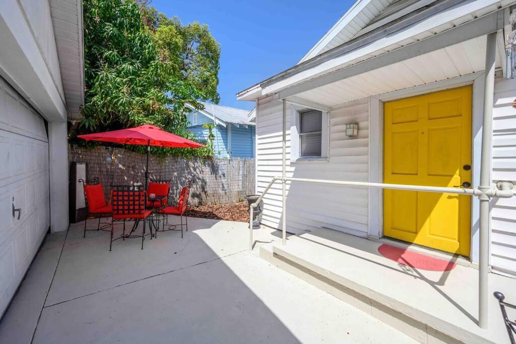 No Ho Yellow Door Bungalow Τάμπα Εξωτερικό φωτογραφία